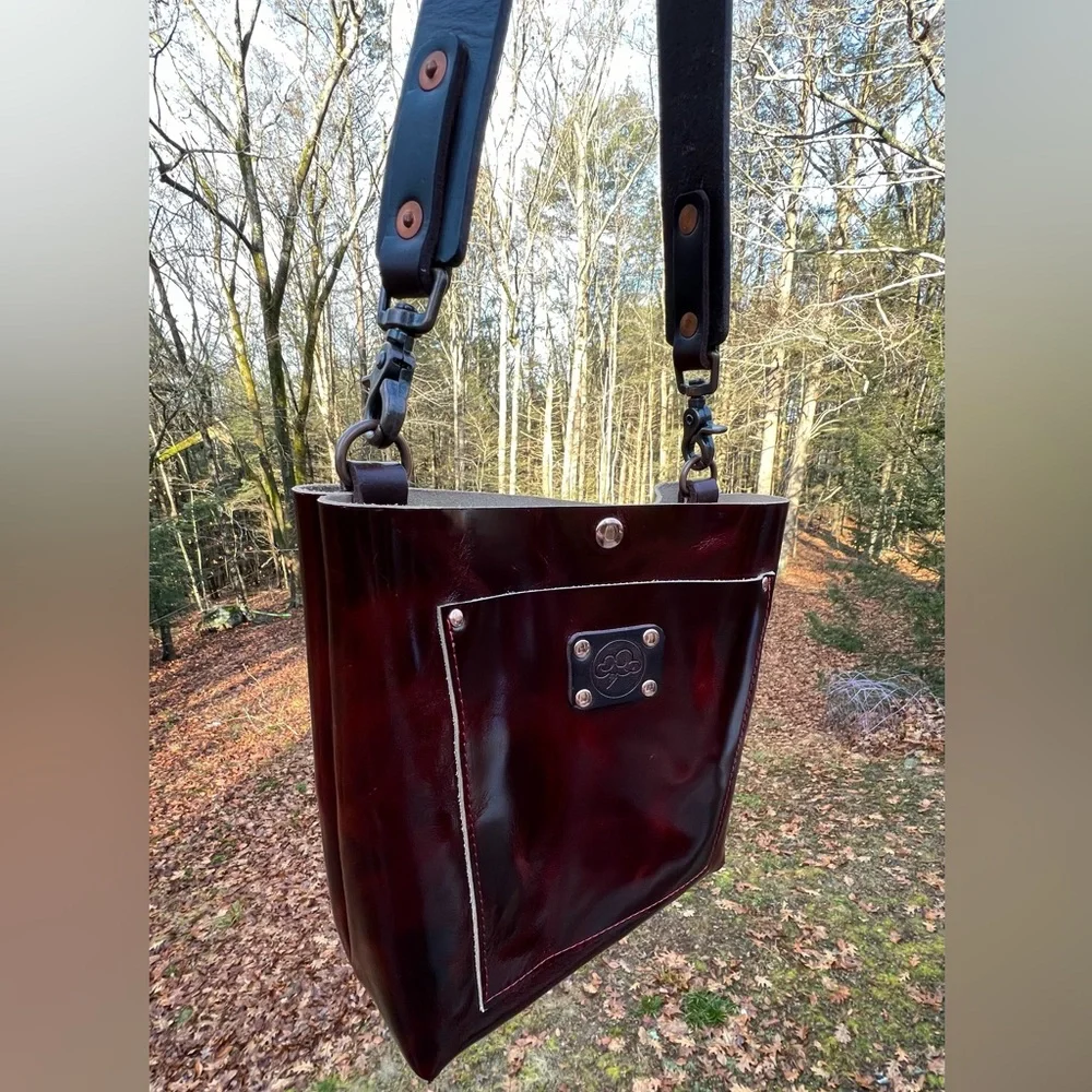 [SOLD] Artisan Made Original Little Raincloud Leather Goods Small Shoulder Bag. - Picture 6 of 14